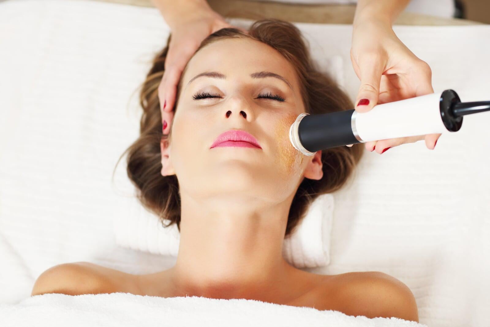 Oxygeneo Facial
